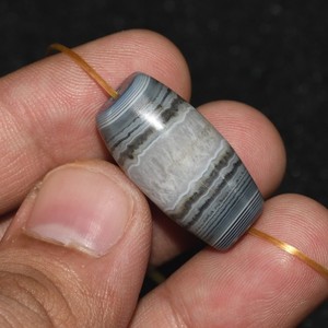 Old Antique Central Asian Bactrian Agate Stone Bead in good Condition