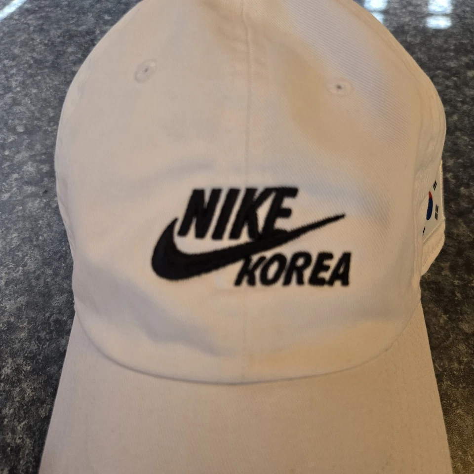 HTF Korea Limited Nike Olympic White  Nike Seoul Store Very Clean Korean Flag - Image 2 of 4
