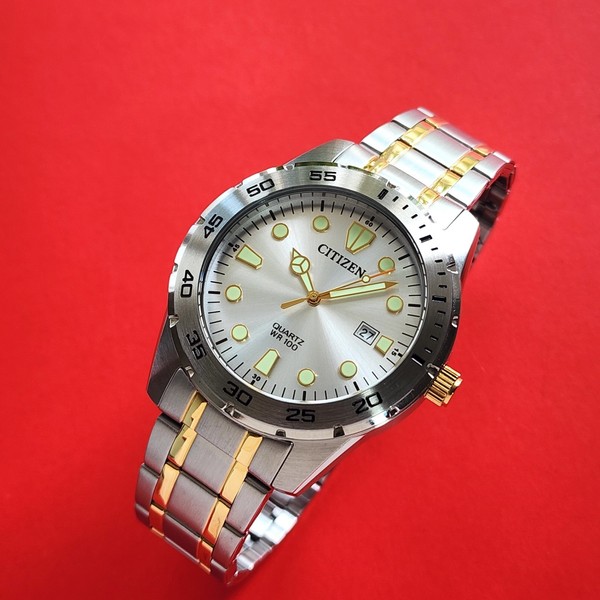 Citizen Reloj deportivo clásico de acero inoxidable, dos tonos, sol y fecha 1112-S109264 2