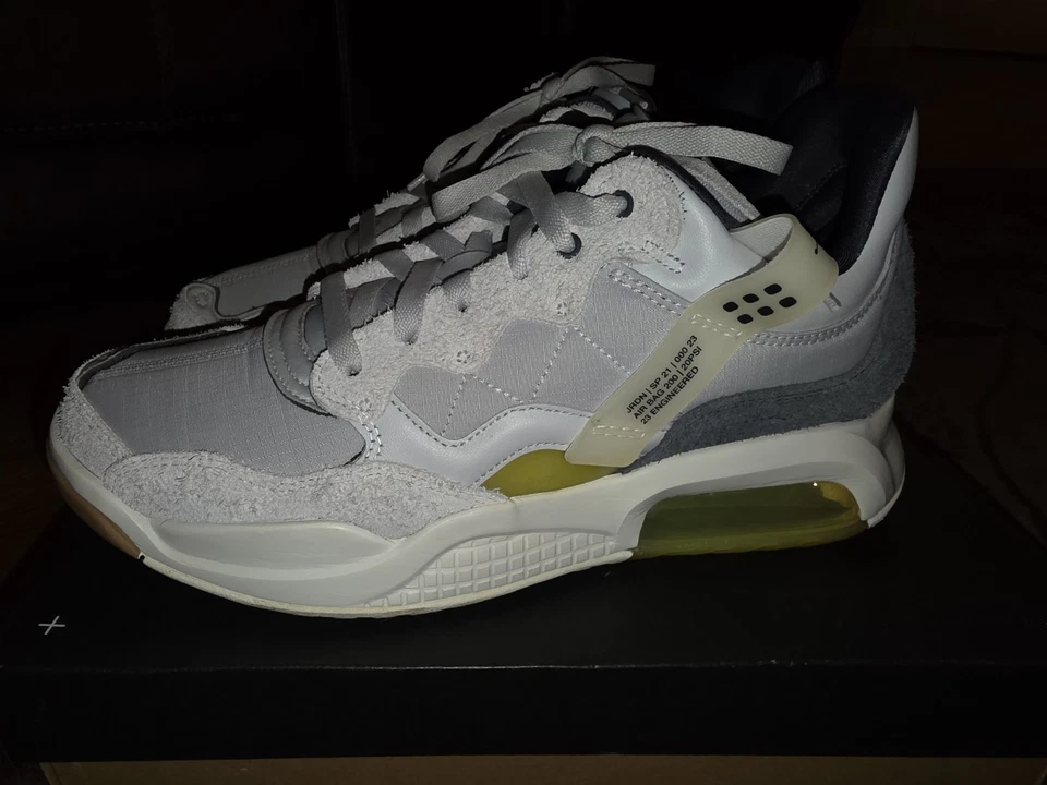 Jordan MA2 Gris Amplio CV8122-002 Talla 10 Foto 2 de 4