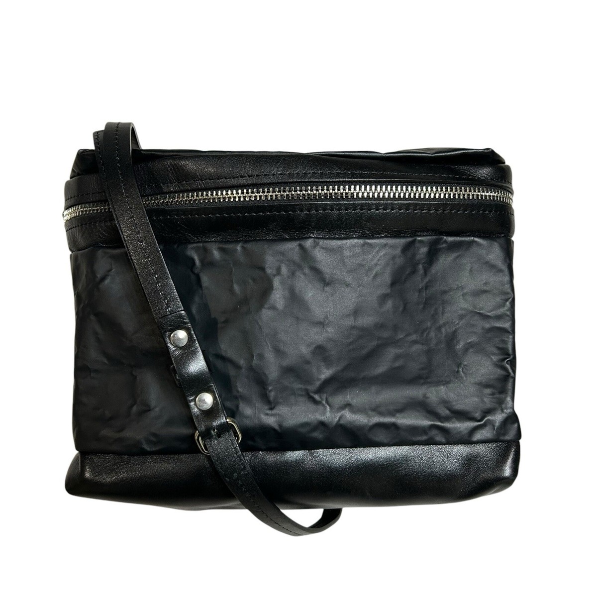 168 00s archive pleats please issey miyake bag shoulder zip 168 00s archive pleats please issey miyake bag shoulder zip