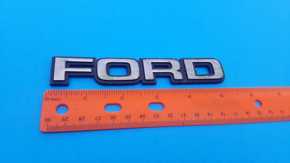 1980'S FORD MUSTANG REAR TRUNK LID EMBLEM LOGO BADGE SYMBOL OEM USED A20 — 第 2/3 张图片