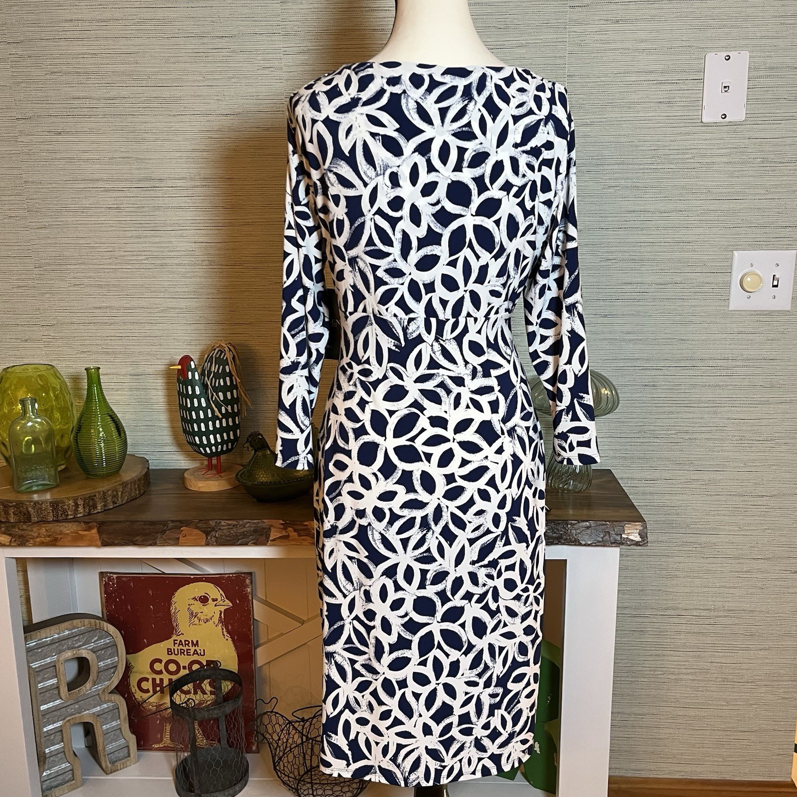 Ralph Lauren Blue White Floral 3/4 Sleeve V-Neck Bodycon Dress Size 14 NWT thumbnail 4