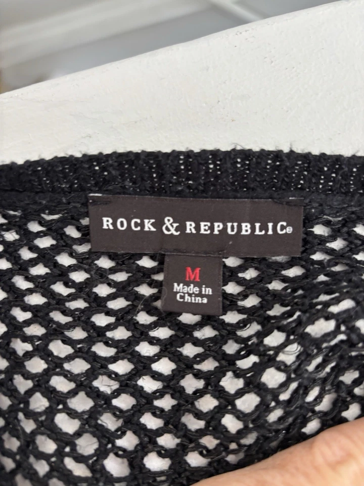 Mujer Rock Republic Crochet Tres Cuartos Top Con Calavera Espalda Foto 2 de 4