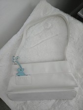 New Radley Vintage White Leather Bag Blue Dog Shoulder Srap Magnetic Closure .