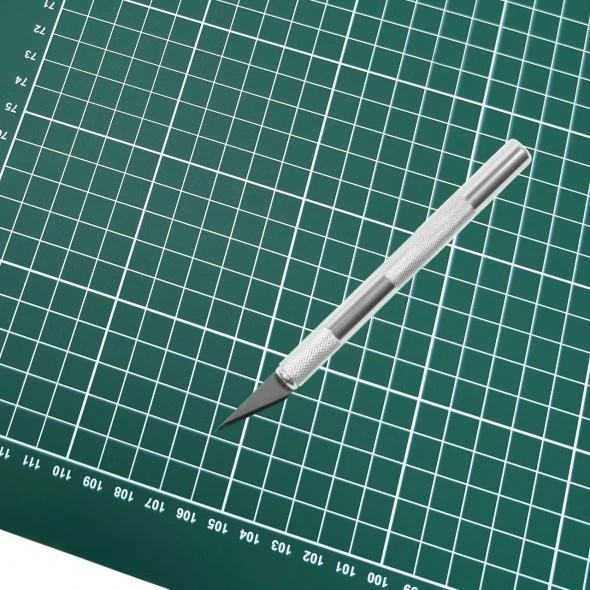 NÄHWELT FLACH / KLUG Schneidematte (grün-grün/ Skalierung in cm/ 90 x 120 cm + Grafikmesser)