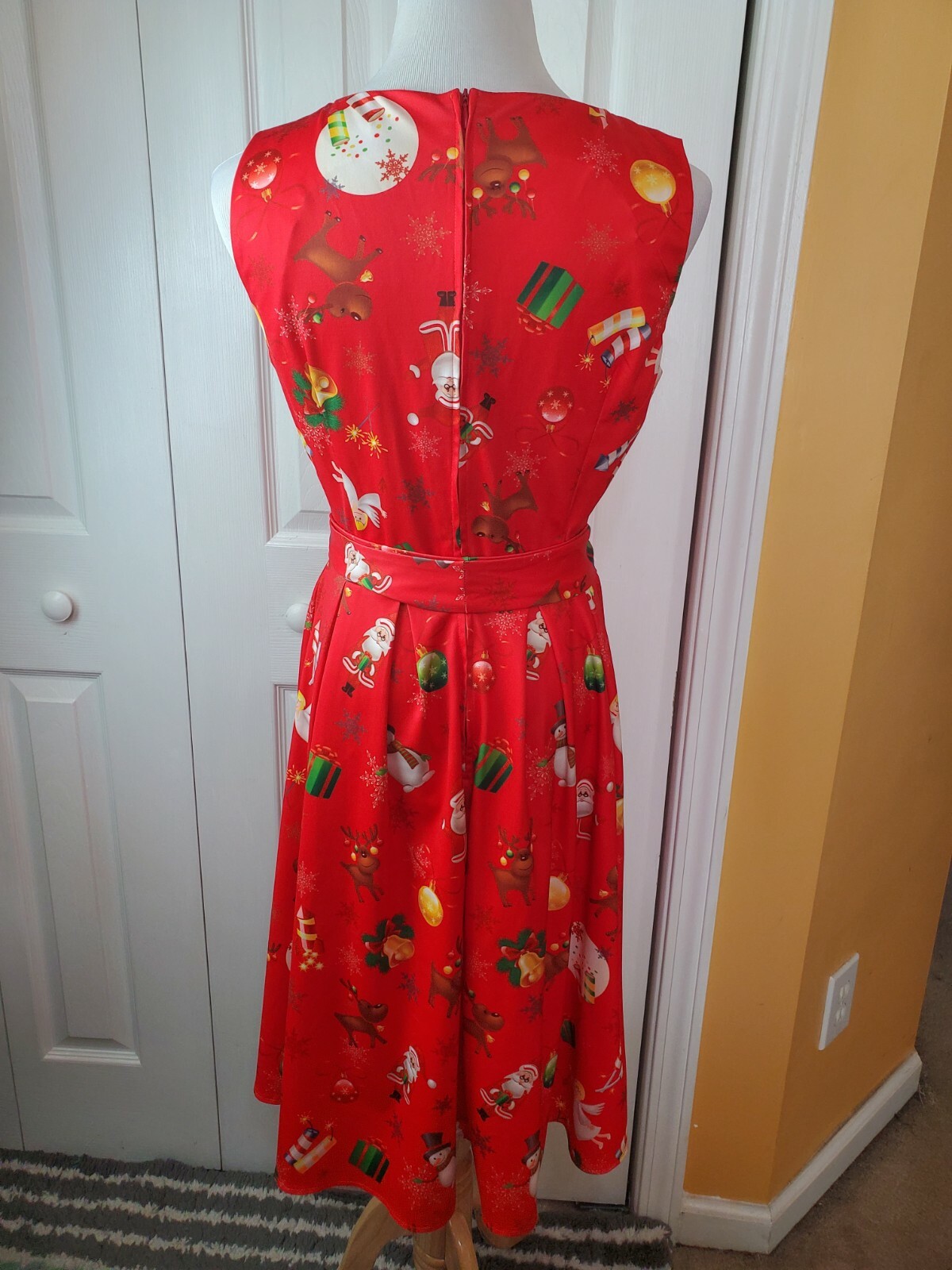 Ouges Women's Christmas Patterned Sleeveless Fit … - image 5