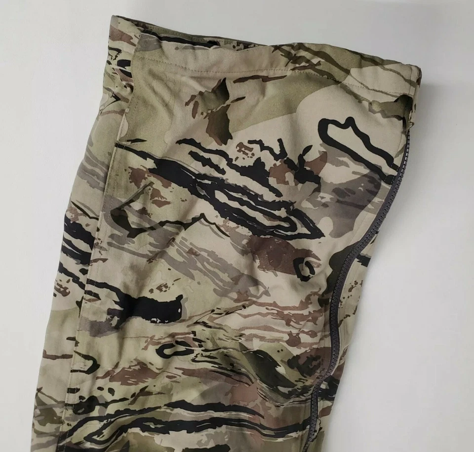 Nuevo UNDER ARMOUR Hombres Media Temporada Estéril Camuflaje Repelente al Agua Pantalones Cintura 30 Foto 3 de 4