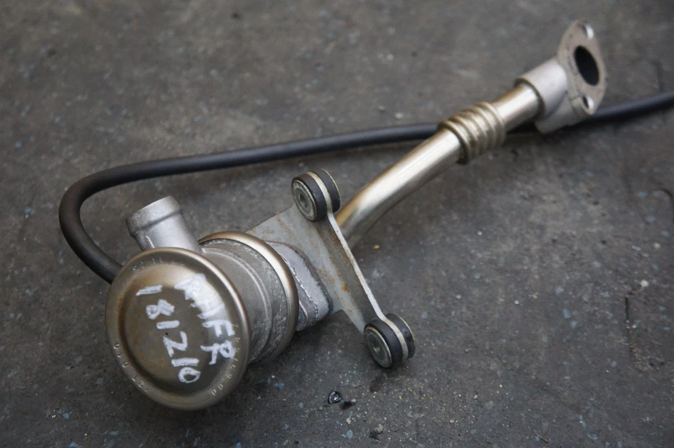 右次气阀管道组件 257255 171175 原始设备制造商 法拉利 FF 2011-16 — 第 3/4 张图片