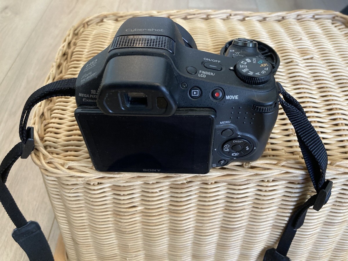 Sony CyberShot DSC-HX200V 18.2MP Camera 30X Optical Zoom - Carl