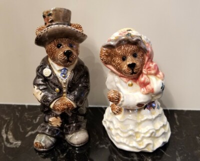 TBC 1998 BEARWARE POTTERY Vintage Salt & Pepper Shakers Limited edition# 5E/2733