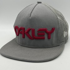 NEW ERA X OAKLEY 9FIFTY SnapBack Trucker Grey Pink