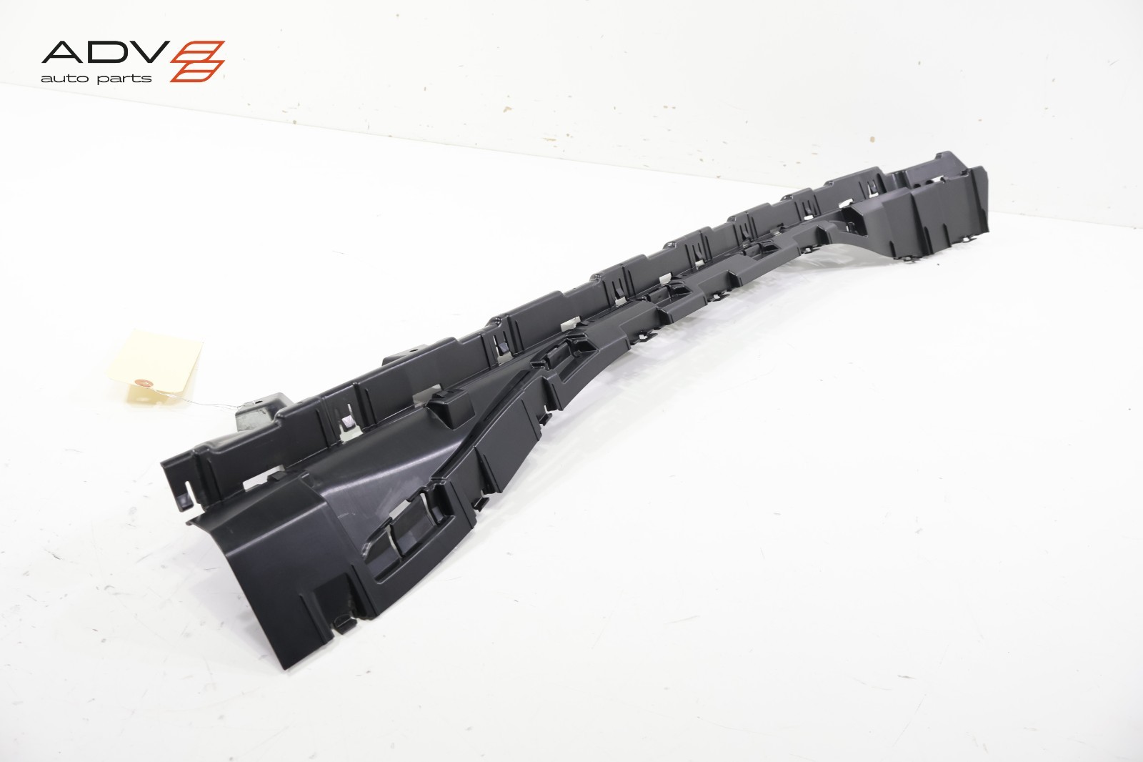 2014 - 2020 BMW i8 I12 COUPE RIGHT SIDE SKIRT ROCKER MOLDING PANEL BRACKET OEM