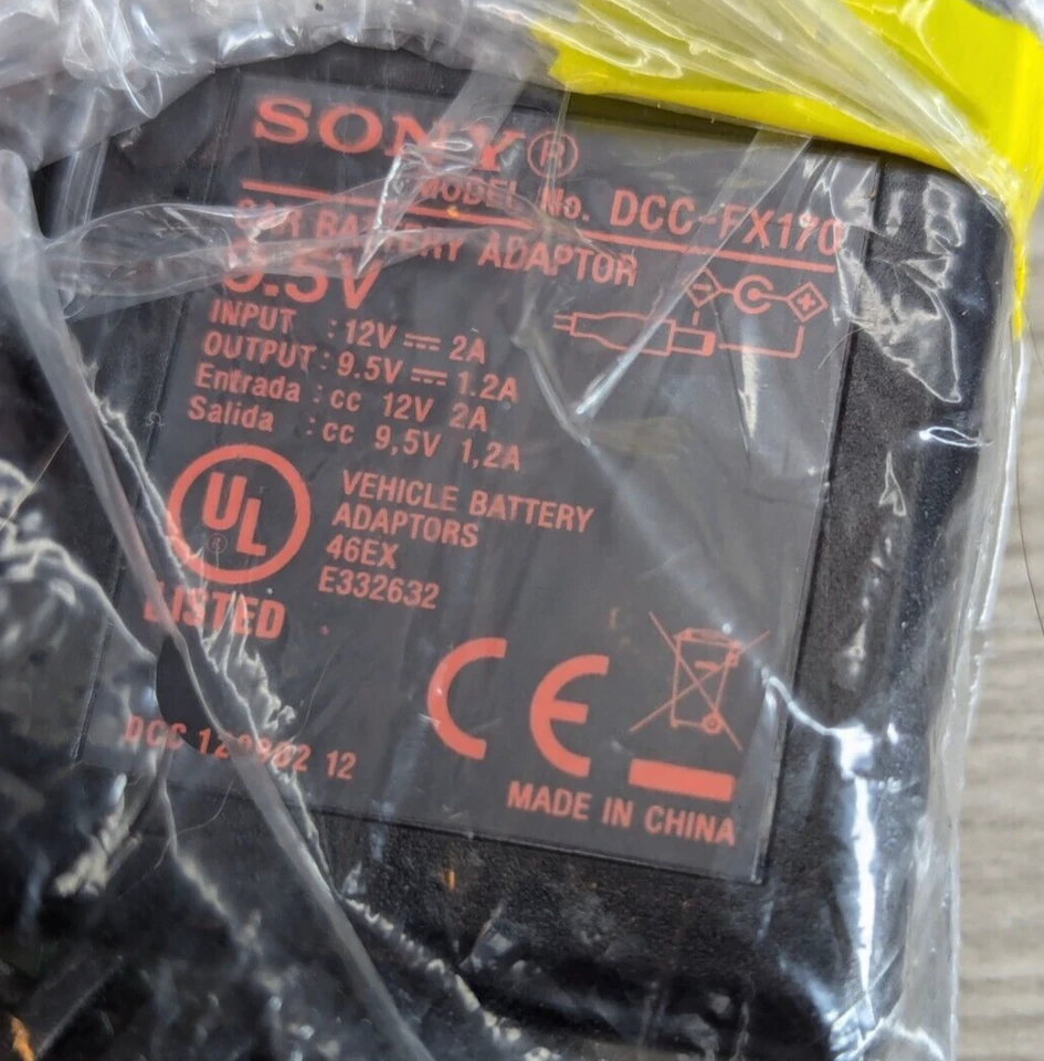 Sony Car Battery Adapter Vehicle Power Supply DCC-FX170 Output 9.5V 1.2A - Image 2 of 3