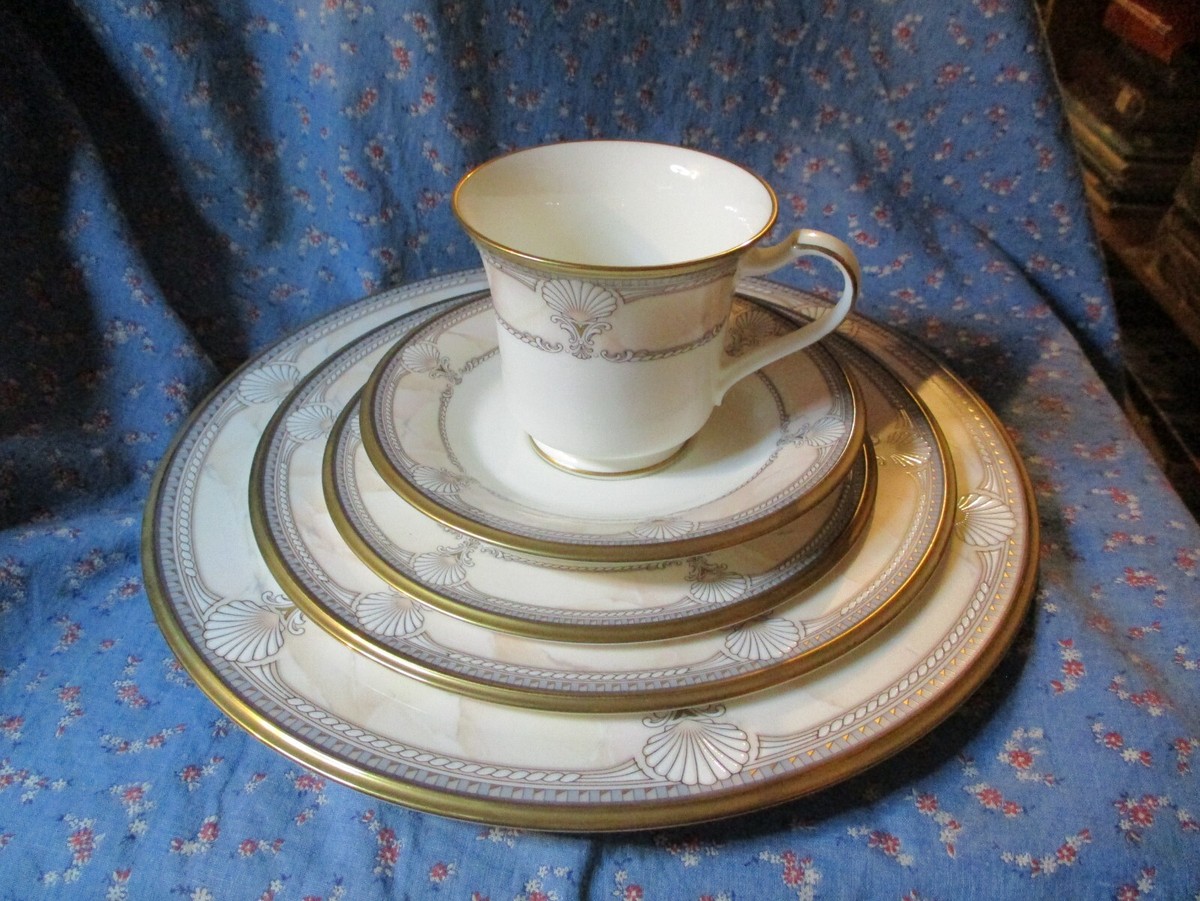 Noritake China Pacific Majesty Piece Place Setting Plates 10 7/8, 1/2,  3/4