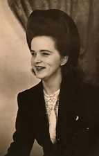 1945 WW2 US Navy Sailor  s Pretty WIFE GIRLFRIEND Dimples Snapshot Photo