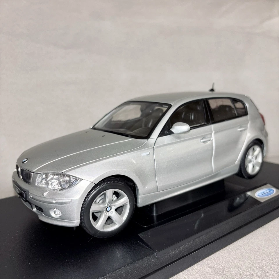 BMW 1er 1 Series E87 2005 1:18 Welly - Immagine 2 di 4