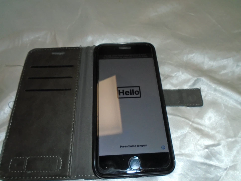 Apple iphone 7 plus and Apple watch series 4 bundle - Image 2 of 4