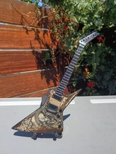 Dave Mustaine • Megadeth • Exclusive Mini Guitar