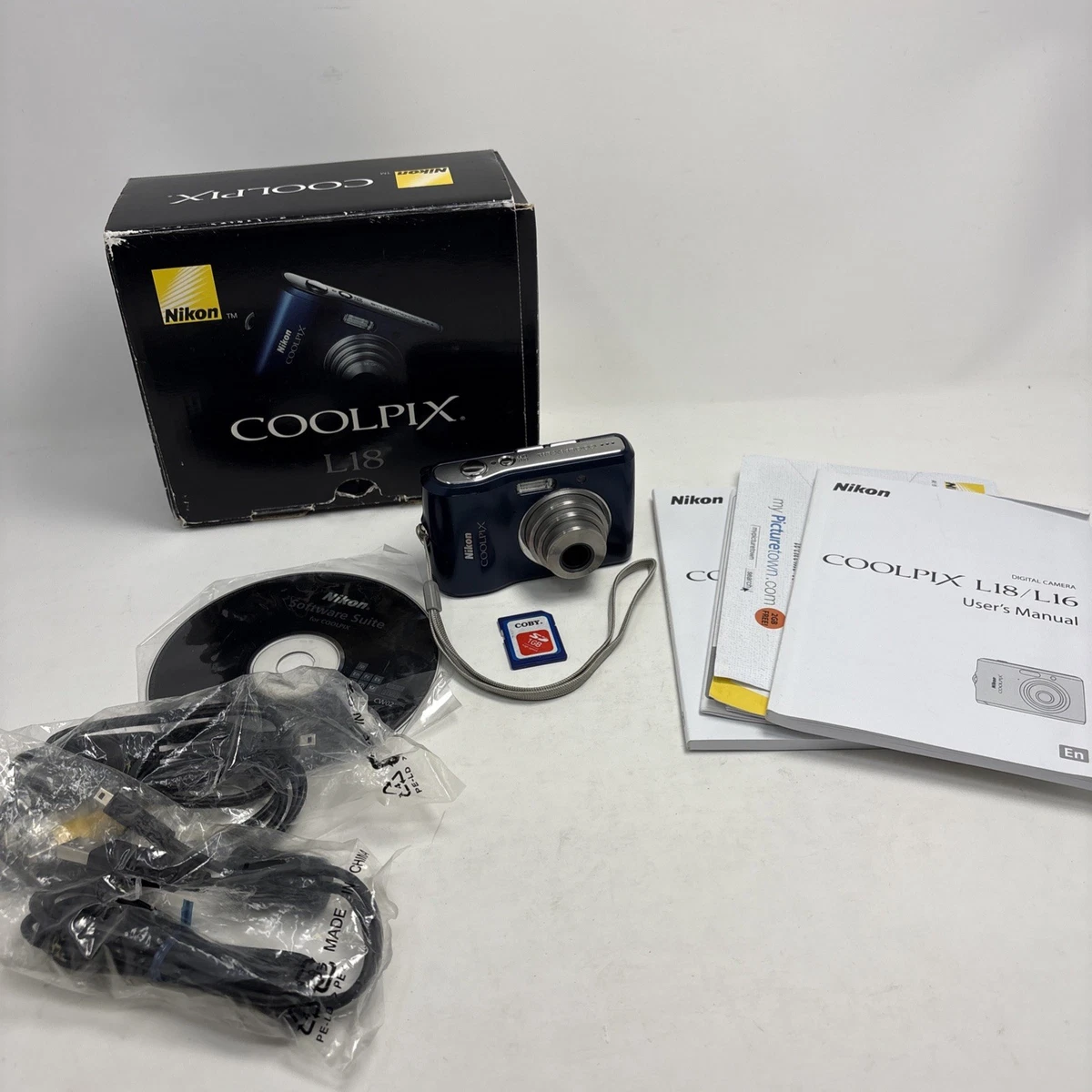 Nikon Coolpix E8700 – Appareil Photo Numérique Vintage 8MP, Zoom 8x, Avec Accessoires