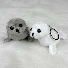 Seehund grau oder weiß als Plüsch Schlüsselanhänger Robbe maritim 11cm