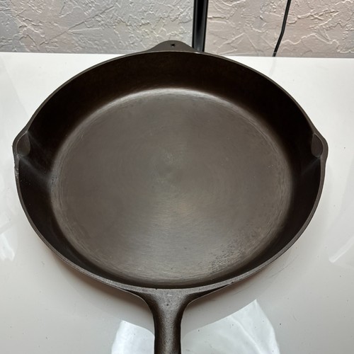 BIRMINGHAM STOVE & RANGE BSR NO NOTCH CAST IRON PAN 12 FLAT MADE IN USA - Picture 4 of 8