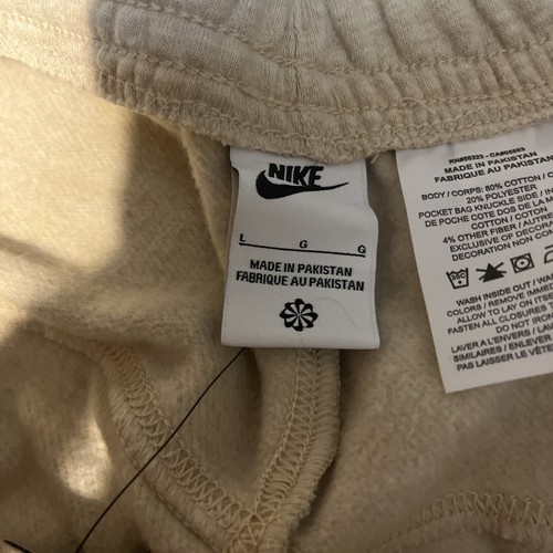 Nike Oregon Ducks Shorts Beige Men’s Size: Large NWT - Picture 3 of 4