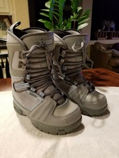 vans world traveler snowboard boots