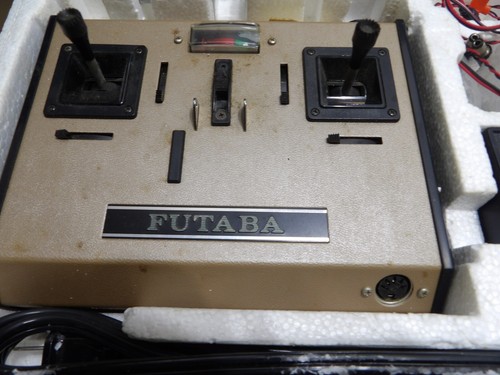 Futaba Remote Control System 4 Channel Model FP-4FN-525 ( untested ) - Picture 2 of 6