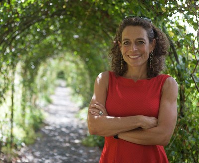 Alex Polizzi Unsigned Photo K9906 Presenter Of The Hotel Inspector Ebay