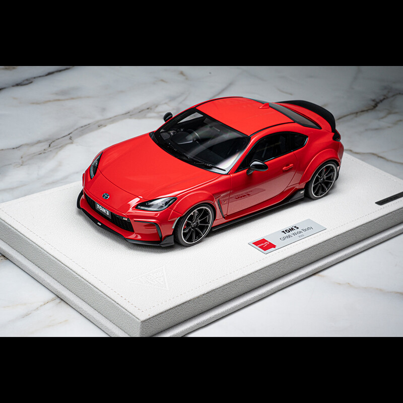 MakeUp 1:18 TOYOTA TOM'S GR86 Wide Body 2022 Spark Red Diecast Car