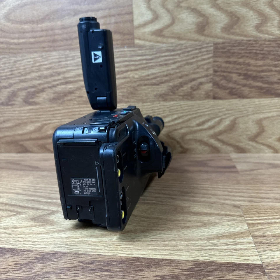 Sony Handycam CCD-F35 Video 8 Camcorder Untested - Image 3 of 4