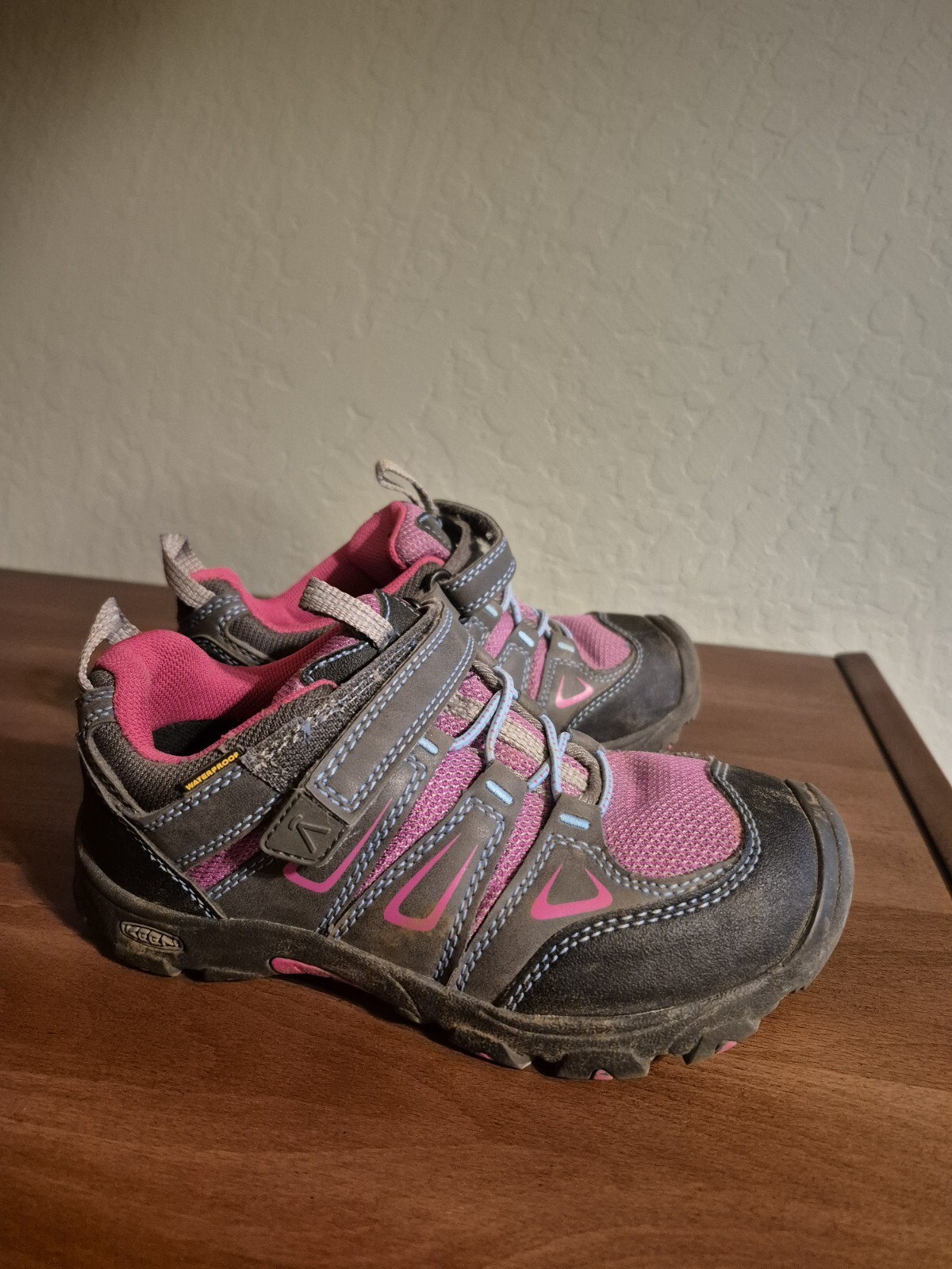 Scarpe Keen per bambina taglia 13 impermeabili