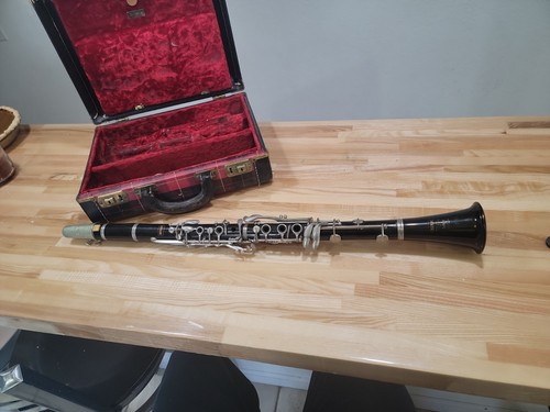 Bundy VINTAGE CLARINET old Bundy case Free Shipping - Picture 3 of 24