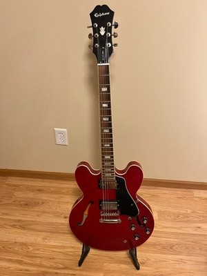 Epiphone ES-335 Pro with hard case. Excellent Condition.