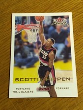 2000-2001 Fleer Focus Basketball # 42 Scottie Pippen EX -Nr Mt