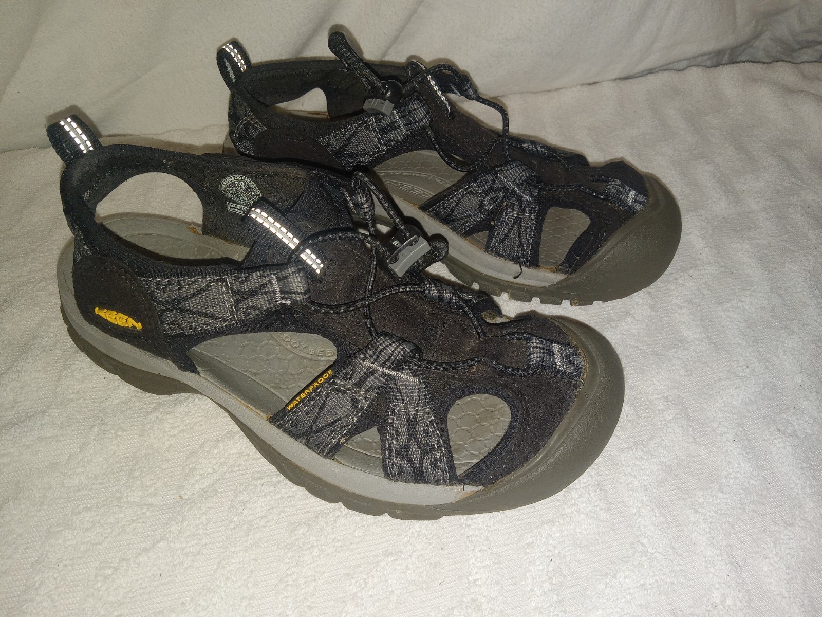 Sandali Keen donna taglia 7 neri impermeabili sportivi punta chiusa scarpe escursionismo