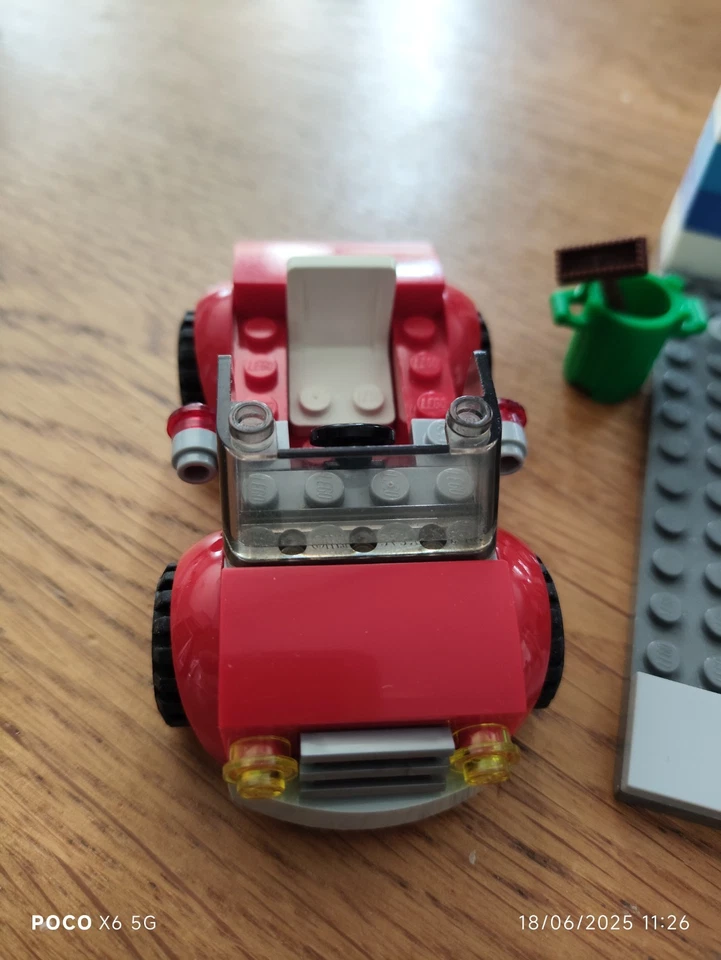 LEGO 10659 Blue Suitcase, photo 3 of 5