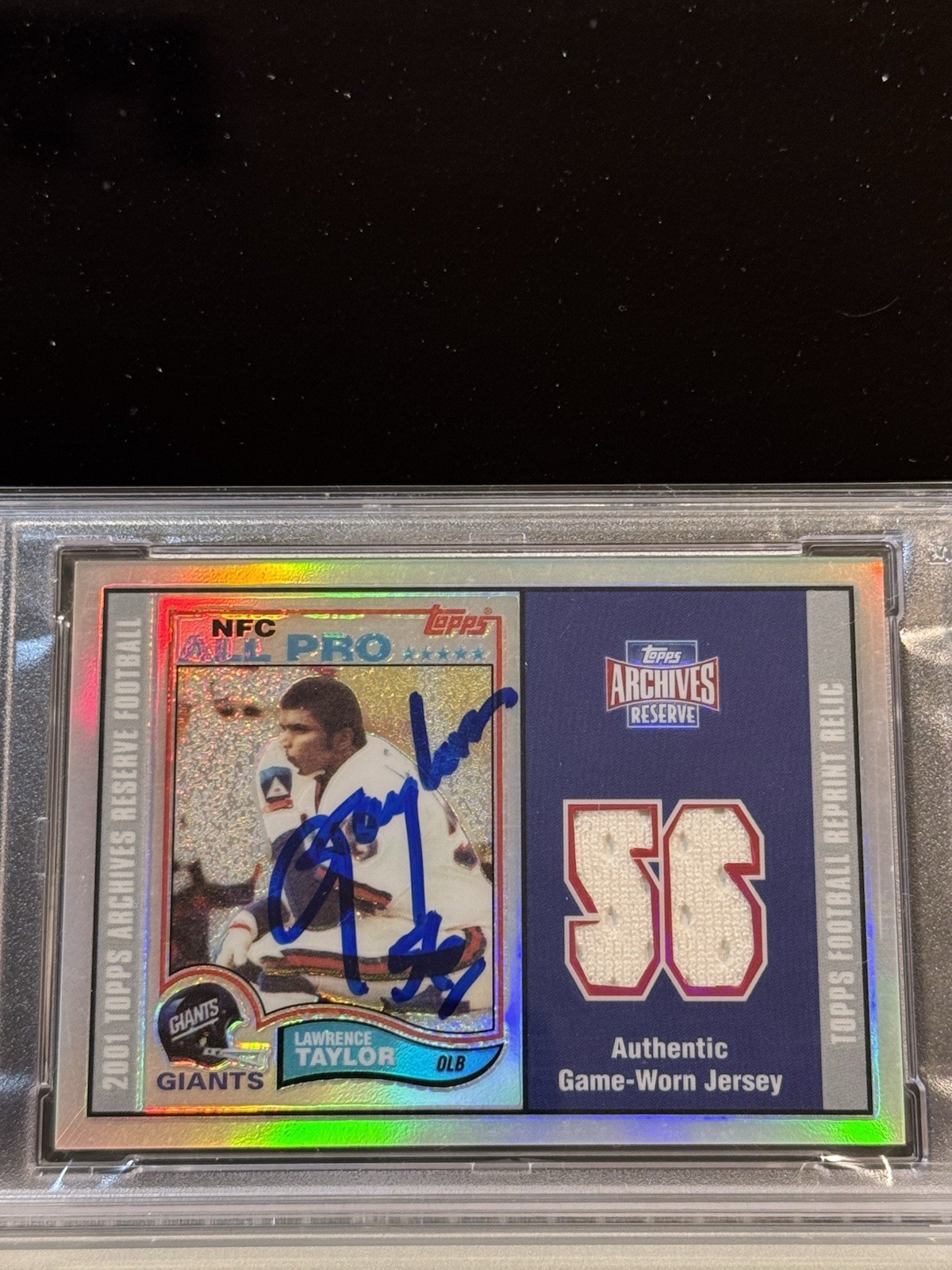 2001 Topps Archives Reserve LAWRENCE TAYLOR AUTO/JERSEY PATCH PSA/DNA Certified view 2