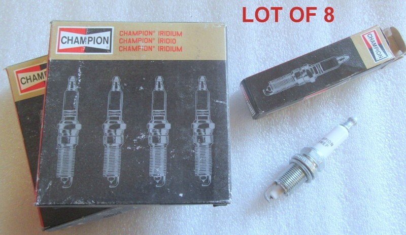 SP24 Champion Marine QC8WEP Spark Plug #9809 Lot of 8 OEM New Factory Boat Parts