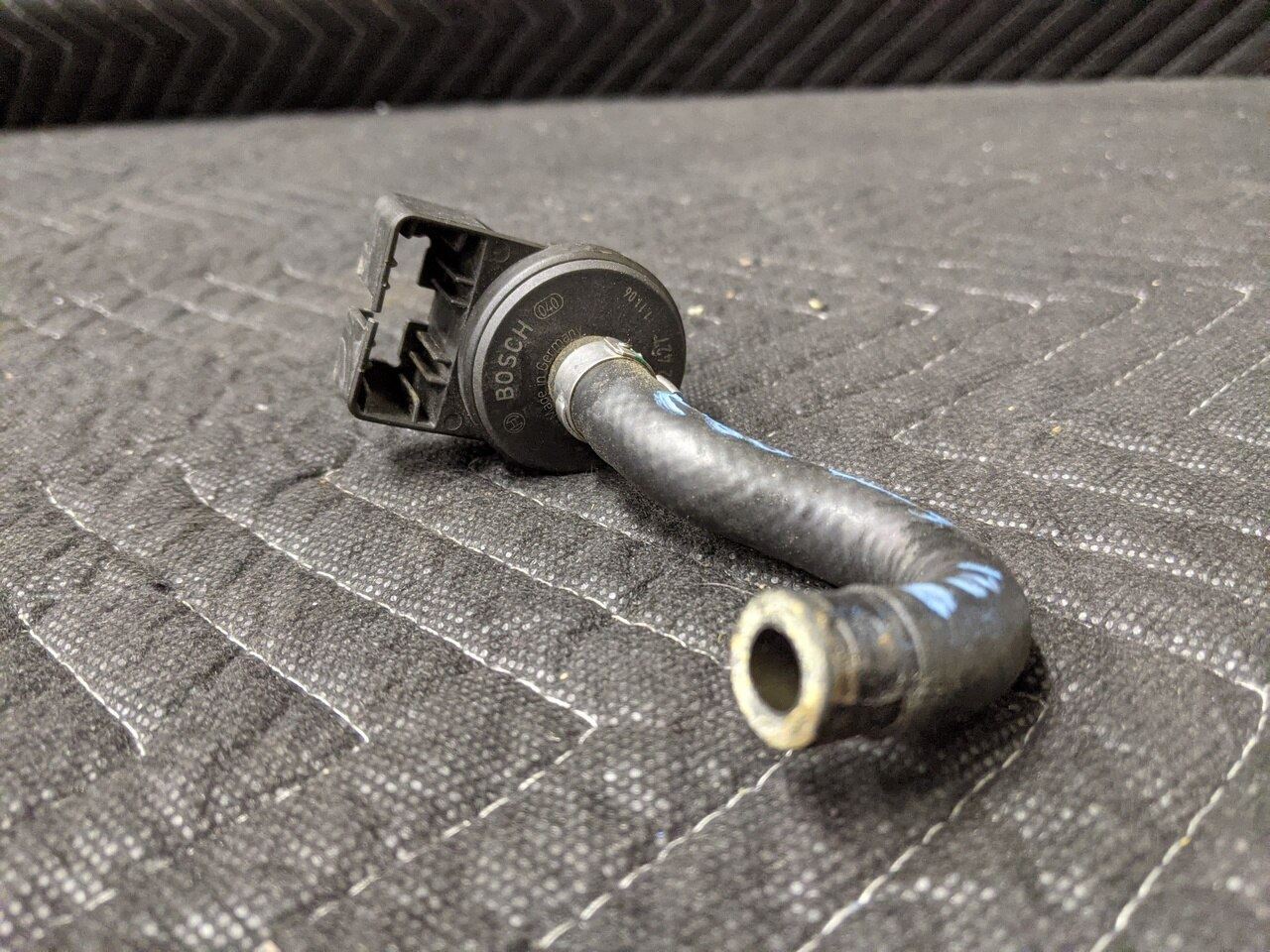 BMW E60/E61/E63/E64 M5 M6 S85 Fuel Tank Breather Valve 13907835364 eBay