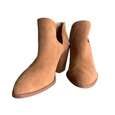 Steve Madden AKER Boots Brown Suede Ankle Block Heel Pull-On Side Cuts Size 9M
