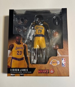Mafex Lebron | eBay