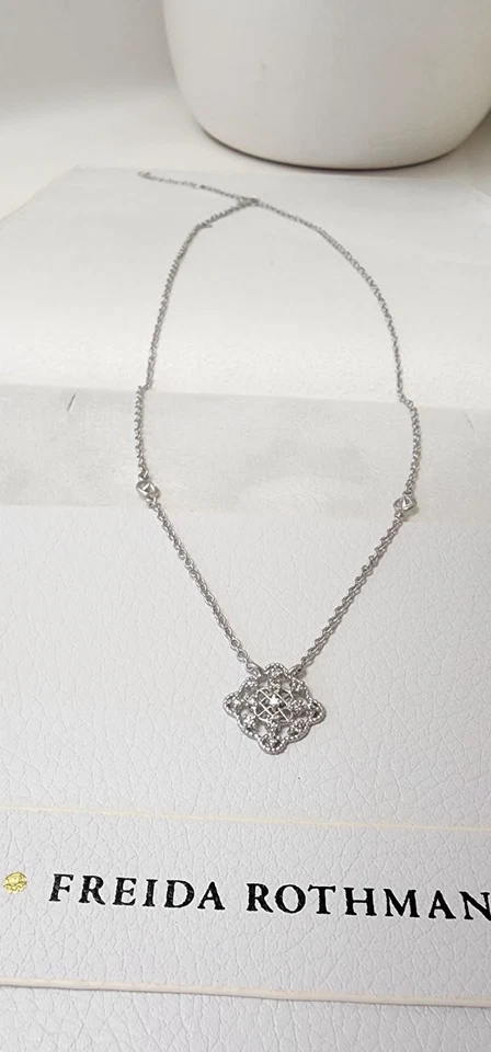 Delicado colgante de filigrana de plata de ley Freida Rothman Foto 4 de 4