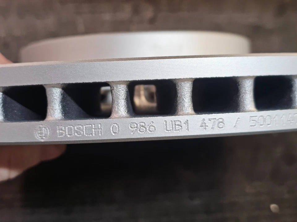 Rotor de freno de disco delantero Bosch QuietCast 50011479 para 08-21 Lexus Toyota AWD Foto 3 de 4