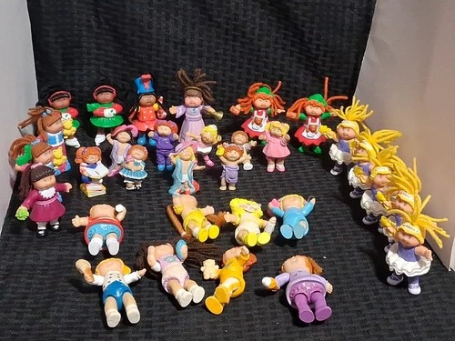 Vntg. 1984/85 Cabbage Patch Kids Doll Baby Mini Figures PVC Figurines Lot Of 31