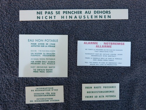 COLLECTION VINTAGE EUROPEAN TRAIN SIGNS CARRIAGES PLAQUES X5 COMPOSITE 1960s (B)