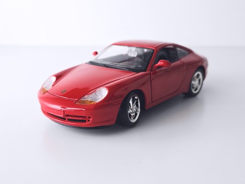 Maisto - 1997 Porsche 911 Carrera Red - 1:24 Diecast - No Box