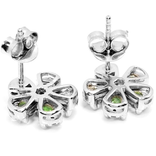 925 STERLING SILVER NATURAL GREEN TSAVORITE GARNET GEMSTONE FLOWER EARRING - Picture 3 of 6