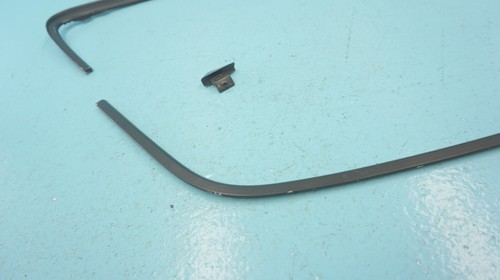 1988 PORSCHE 928 S4 , FRONT LEFT SIDE DOOR WINDOW GLASS EXTERIOR SURROUND TRIM - Bild 9 von 20